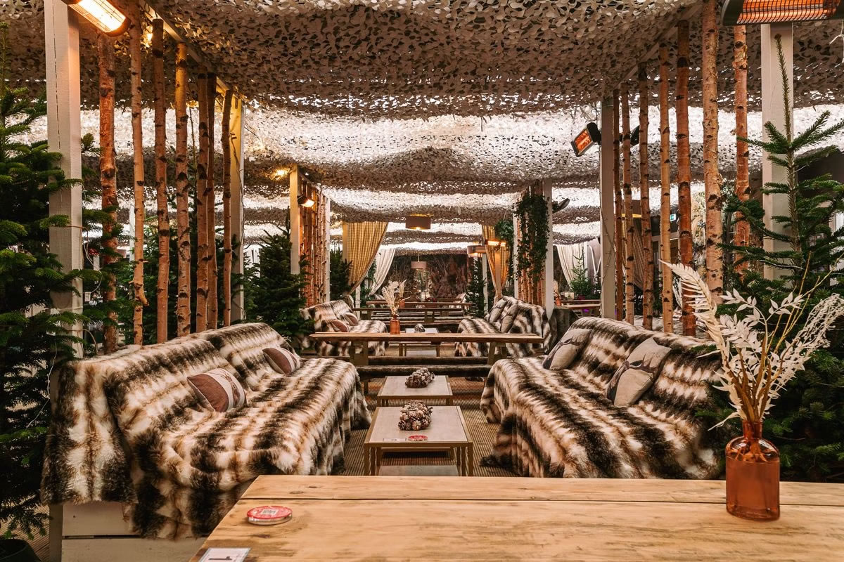 Neverland Immersive Bar Experience with Pizza Brunch and Free-Flowing Prosecco for Two